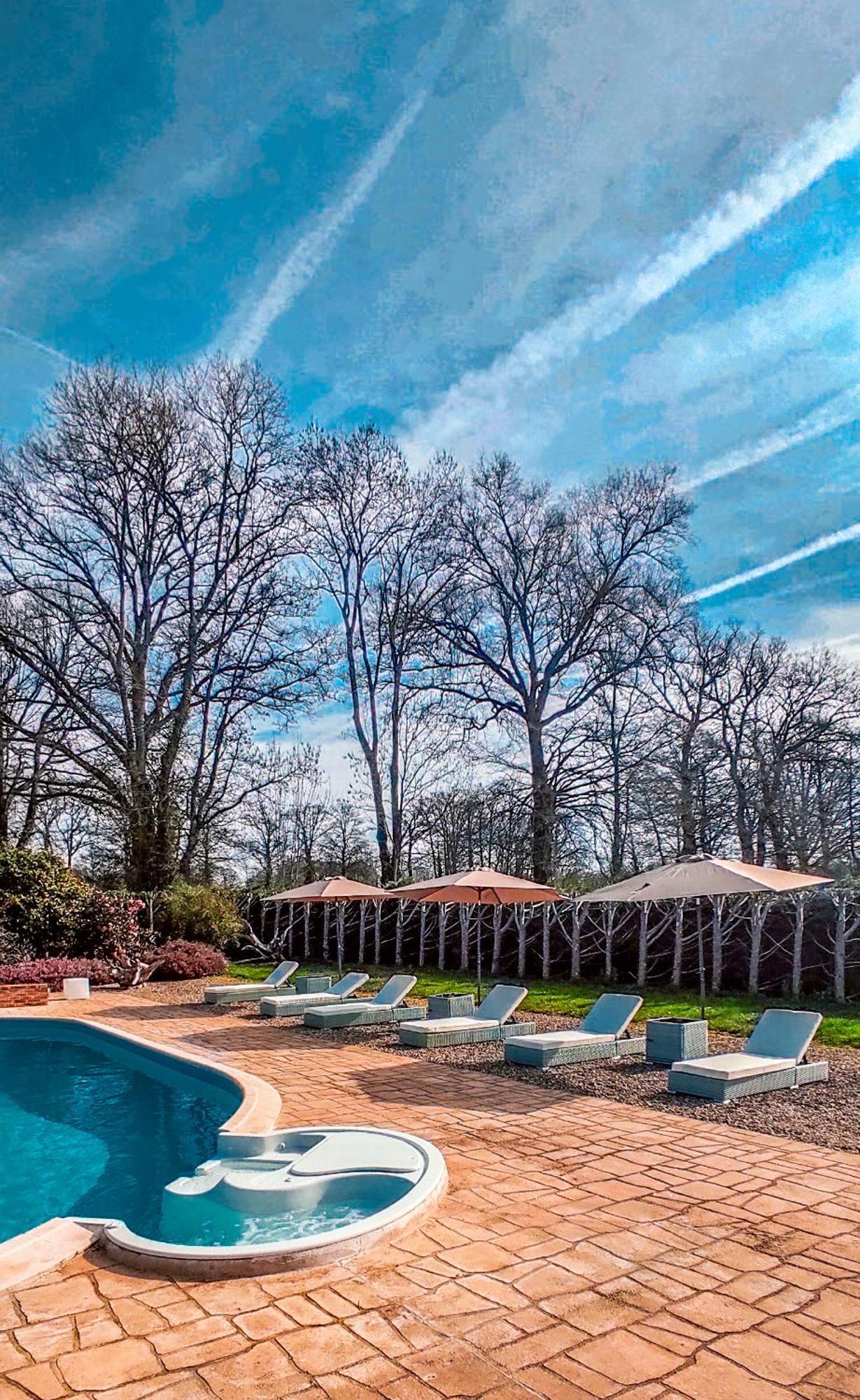 Villa Tagibao Avec Piscine Chauffee Et Spa Lesterps Exterior foto